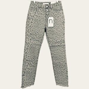 NWT Nature Women's Grey Jeans Size 7 Mid Rise Skinny Raw Hem Buttons‎ Stretch